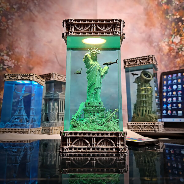 Statue of Liberty – Gothic Resin Lamp (No Clock Version)