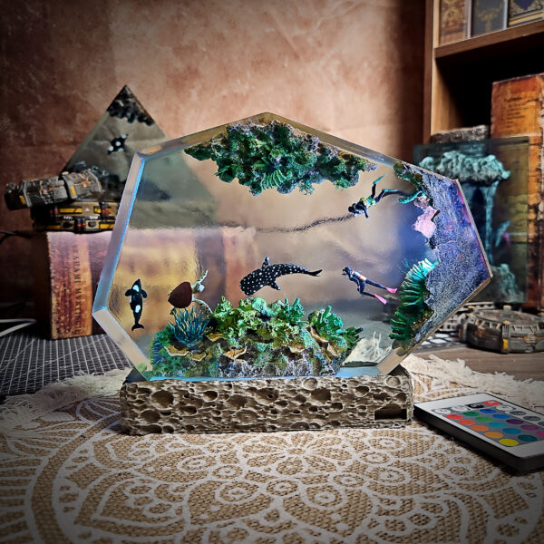 Coral Hexagon Resin Lamp