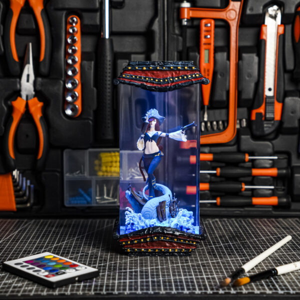 Vi & Miss Fortune Resin Lamp