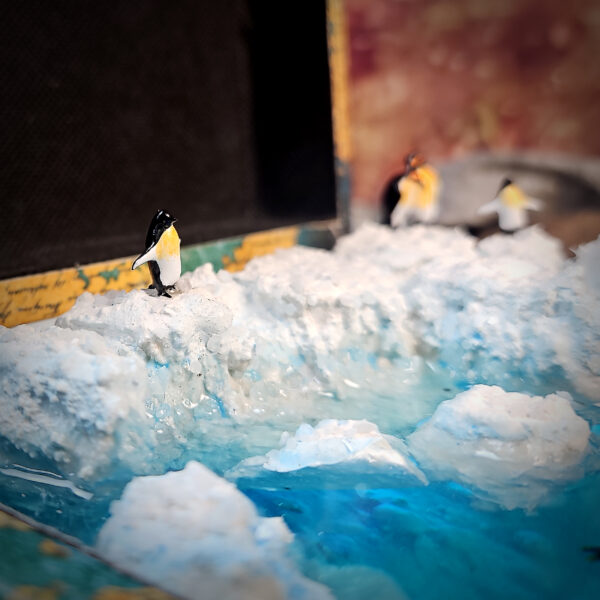 Handcrafted Resin Penguin Iceberg Lamp